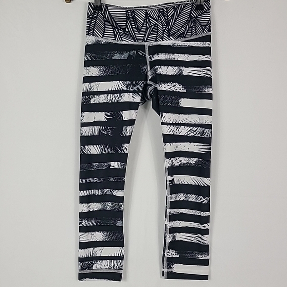 Lululemon Women's Black White Tropical Stripes Leggings 22" Inseam Size 4 - Picture 1 of 8